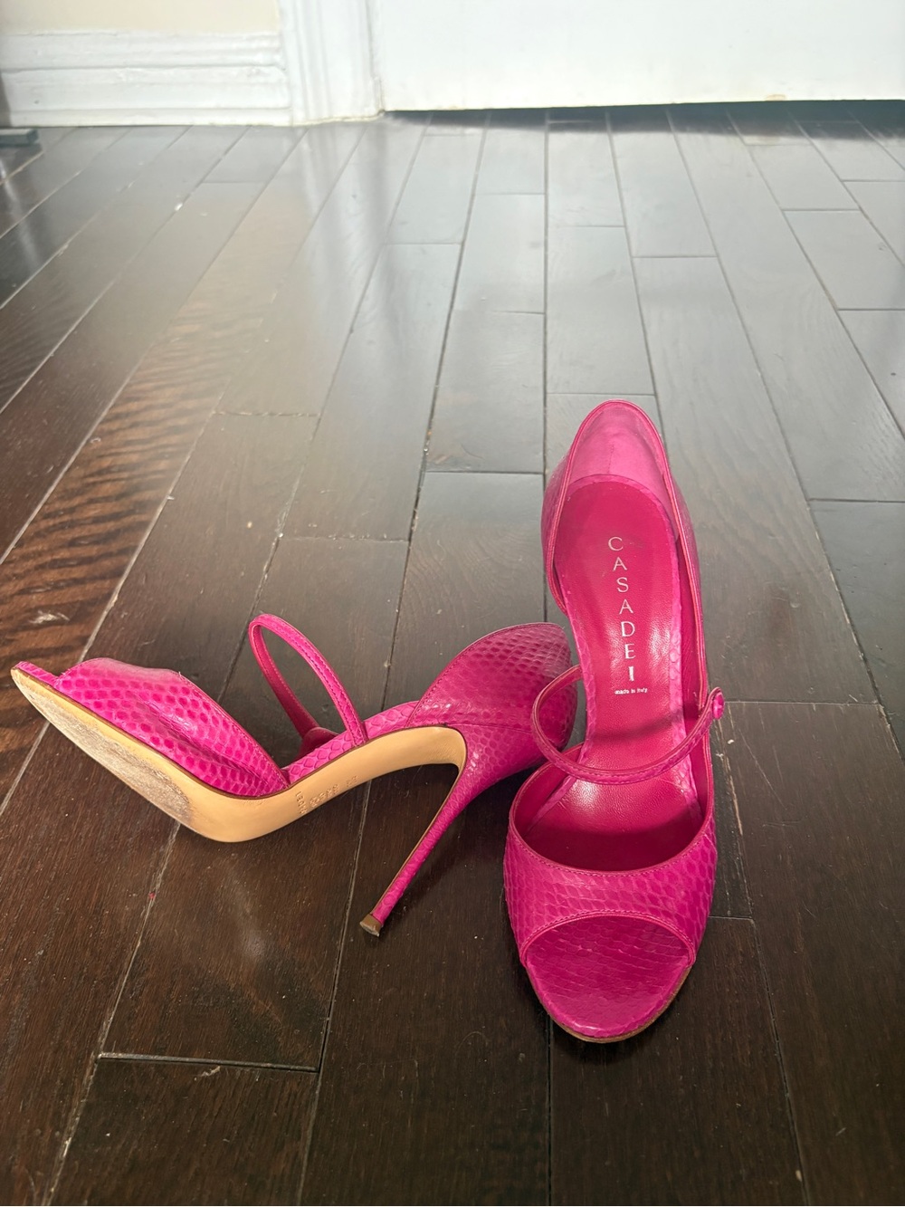 Casadei fuschia pink croco heels 8.5